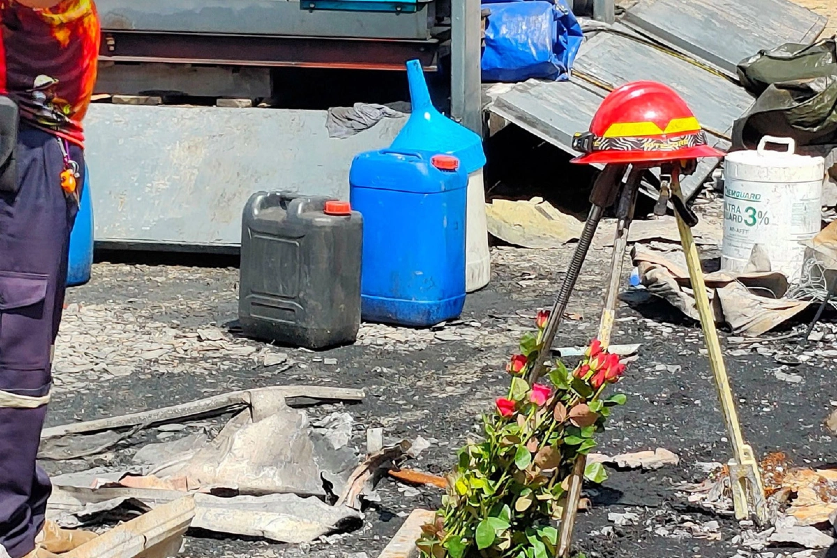 สดุดีไว้อาลัย"พอส"จบภารกิจกู้ภัยสารเคมีหมิงตี้