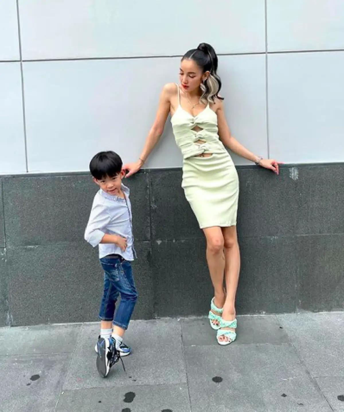 "แพท ณปภา" อายุครบ 35 ปี ถอยรถหรูป้ายแดงเป็นของขวัญวันเกิดให้ตัวเอง 