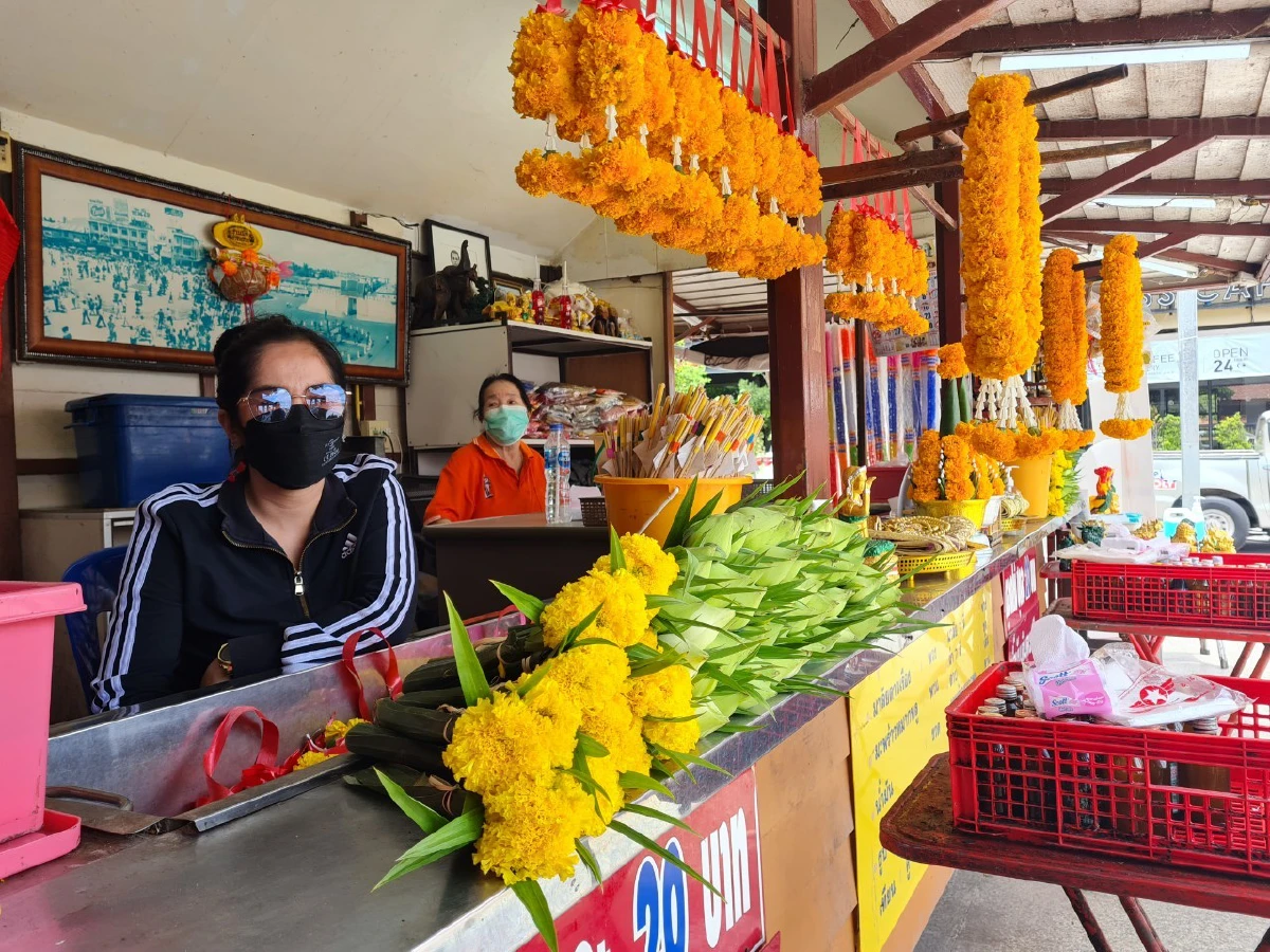 หมอเพลงโคราชเดือดร้อนหนักร้องงดเก็บค่าเช่าศาลาข้างลานย่าโม