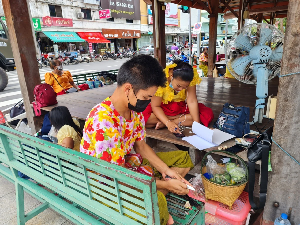 หมอเพลงโคราชเดือดร้อนหนักร้องงดเก็บค่าเช่าศาลาข้างลานย่าโม