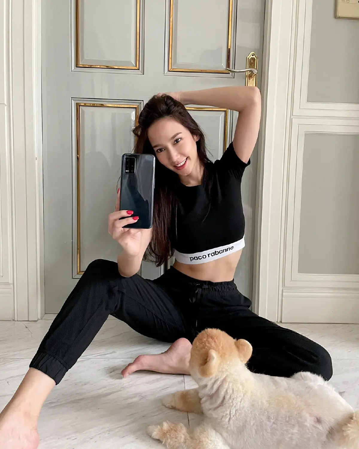 "อั้ม พัชราภา" ร่วมเป็นกำลังใจให้หมอ-พยาบาล มอบเครื่องจ่ายออกซิเจนช่วยผู้ป่วยโควิด-19