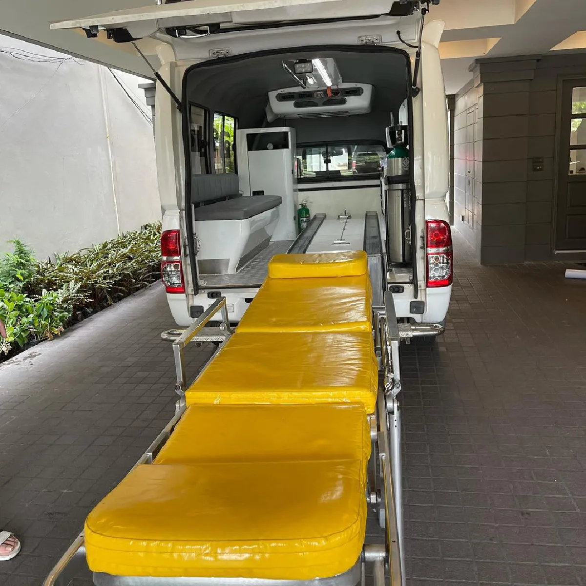 "บุ้ง ใบหยก" จัดมอบรถตู้คันที่ 2 ให้ "ได๋ ไดอาน่า" เพื่อใช้ช่วยเหลือผู้ป่วยโควิด-19 