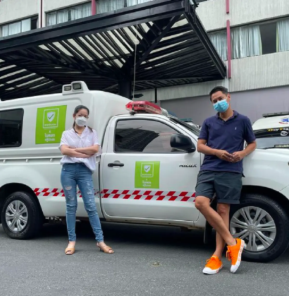 "บุ้ง ใบหยก" จัดมอบรถตู้คันที่ 2 ให้ "ได๋ ไดอาน่า" เพื่อใช้ช่วยเหลือผู้ป่วยโควิด-19 