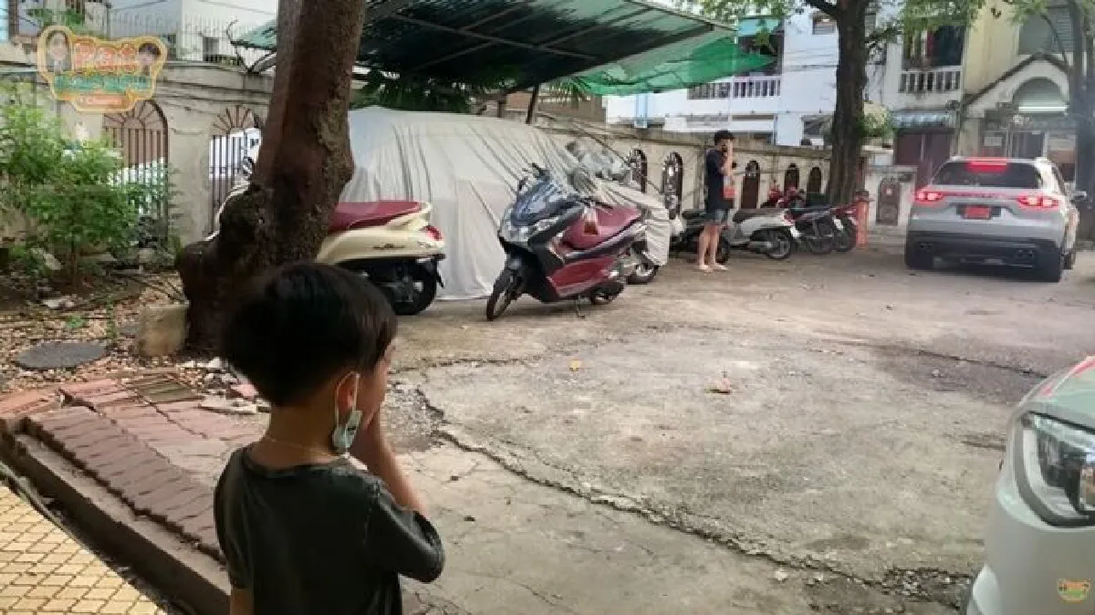 บีบหัวใจ! “น้องเรซซิ่ง" ปลอบ “แพท" หลังร้องไห้ฝากคนดูแลคุณแม่ พร้อมยืนส่งไปรักษาตัว 