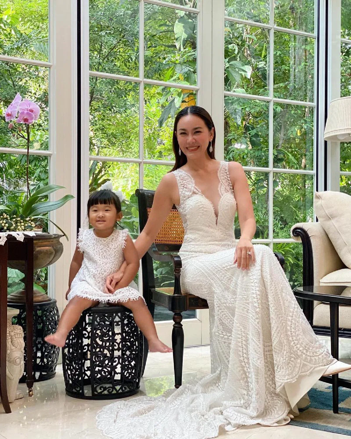 “นาเดีย” เผยโมเมนต์สุดอบอุ่นพร้อมครอบครัว ฉลองครบรอบแต่งงาน 10 ปี