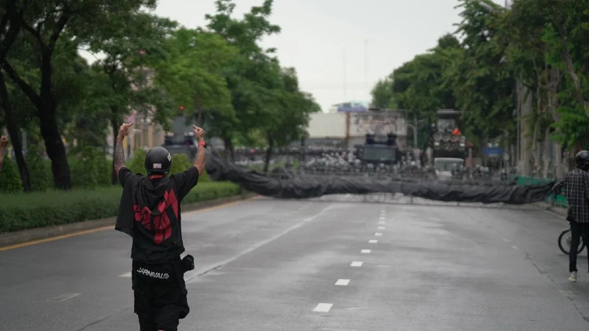 กลุ่มทะลุฟ้าจัดขบวนแห่เทียนไปทำเนียบฯไล่รัฐบาล