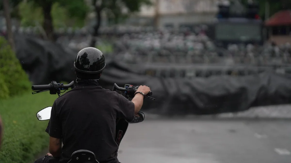 กลุ่มทะลุฟ้าจัดขบวนแห่เทียนไปทำเนียบฯไล่รัฐบาล