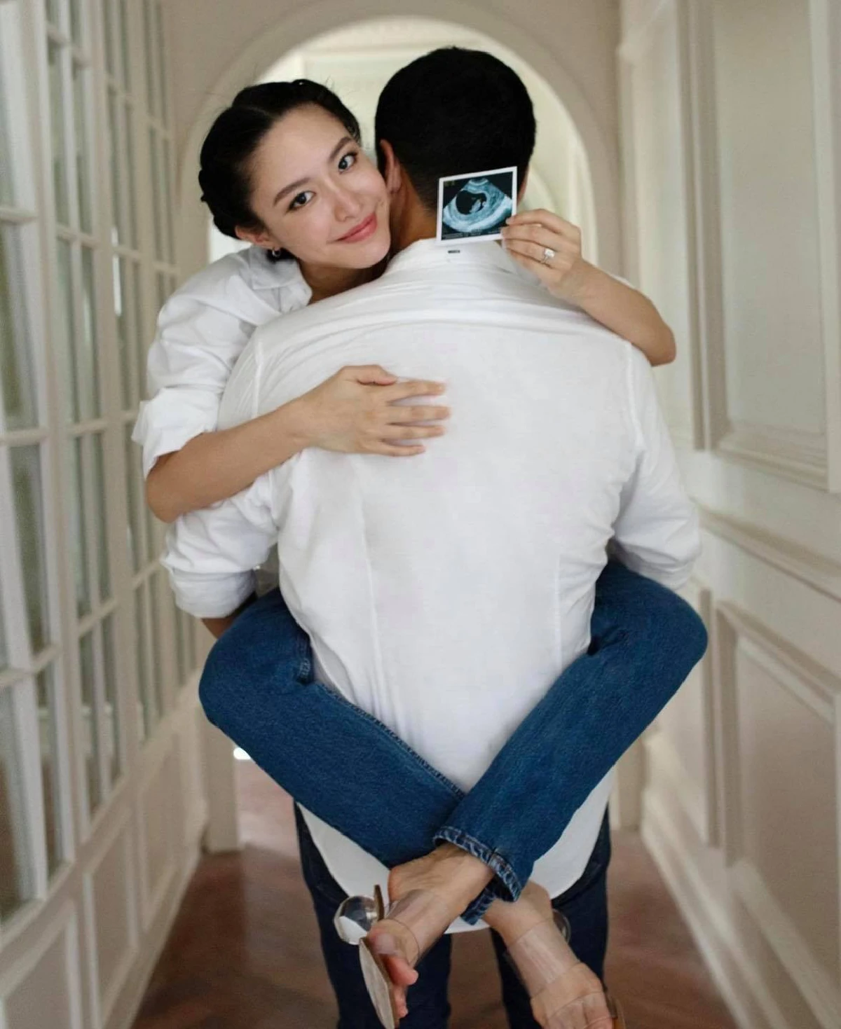 “น้ำชา ชีรณัฐ” ประกาศข่าวดีตั้งท้องแล้ว! เตรียมเป็นคุณแม่ป้ายแดง