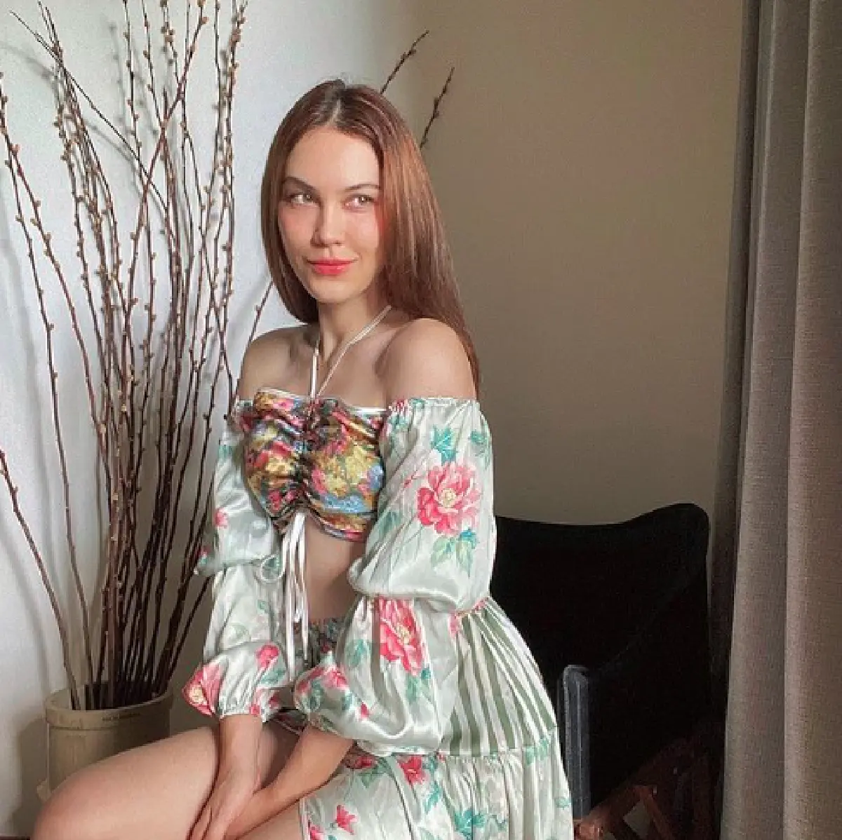 "แมท ภีรนีย์" ใส่บิกินี่โชว์หุ่นแซ่บ นอนโพสท่าชิลๆ 