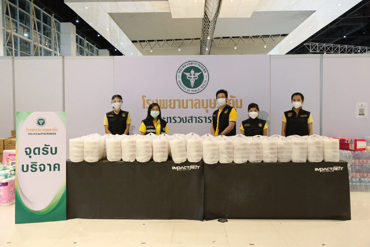 "นฤมล"ส่งทีมมอบข้าวกล่องบุคลากรทางการแพทย์สู้ภัยโควิด-19