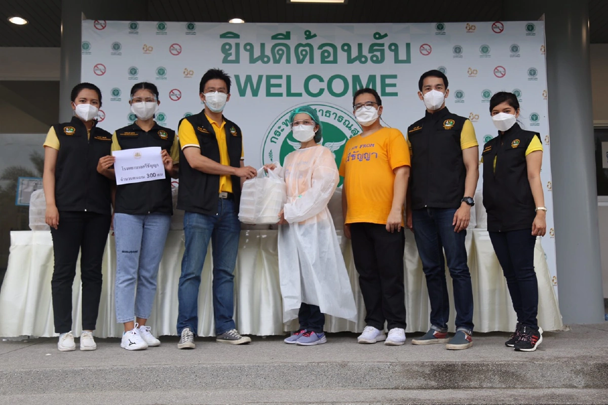 "นฤมล"ส่งทีมมอบข้าวกล่องบุคลากรทางการแพทย์สู้ภัยโควิด-19