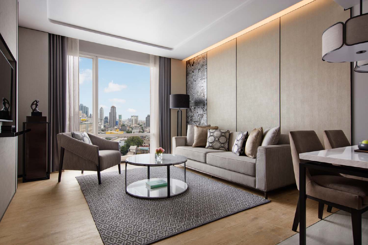 Work From Hotel Suite เปลี่ยนห้องสวีทเป็นห้องทำงาน Work From Hotel Suite เปลี่ยนห้องสวีทเป็นห้องทำงาน