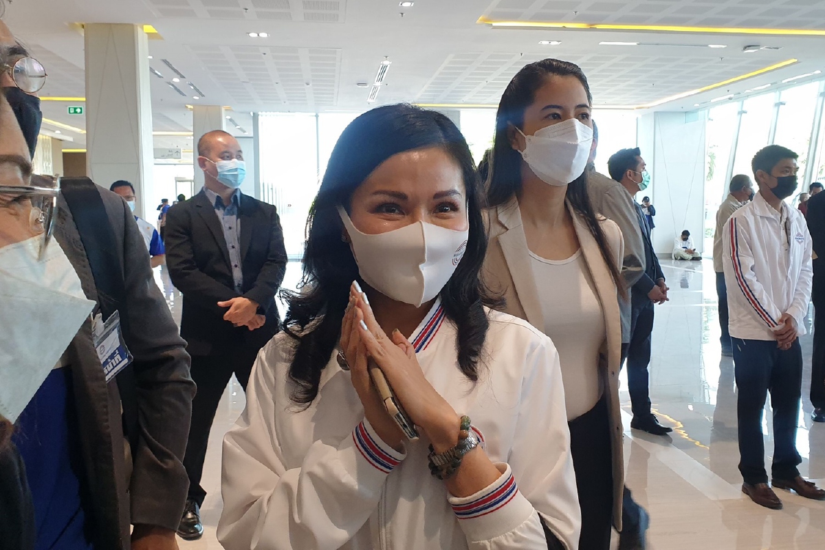 รมช.แรงงานห่วงชุมชนสีแดงเข้มส่งกำลังใจสู้ภัยโควิด รมช.แรงงานห่วงชุมชนสีแดงเข้มส่งกำลังใจสู้ภัยโควิด
