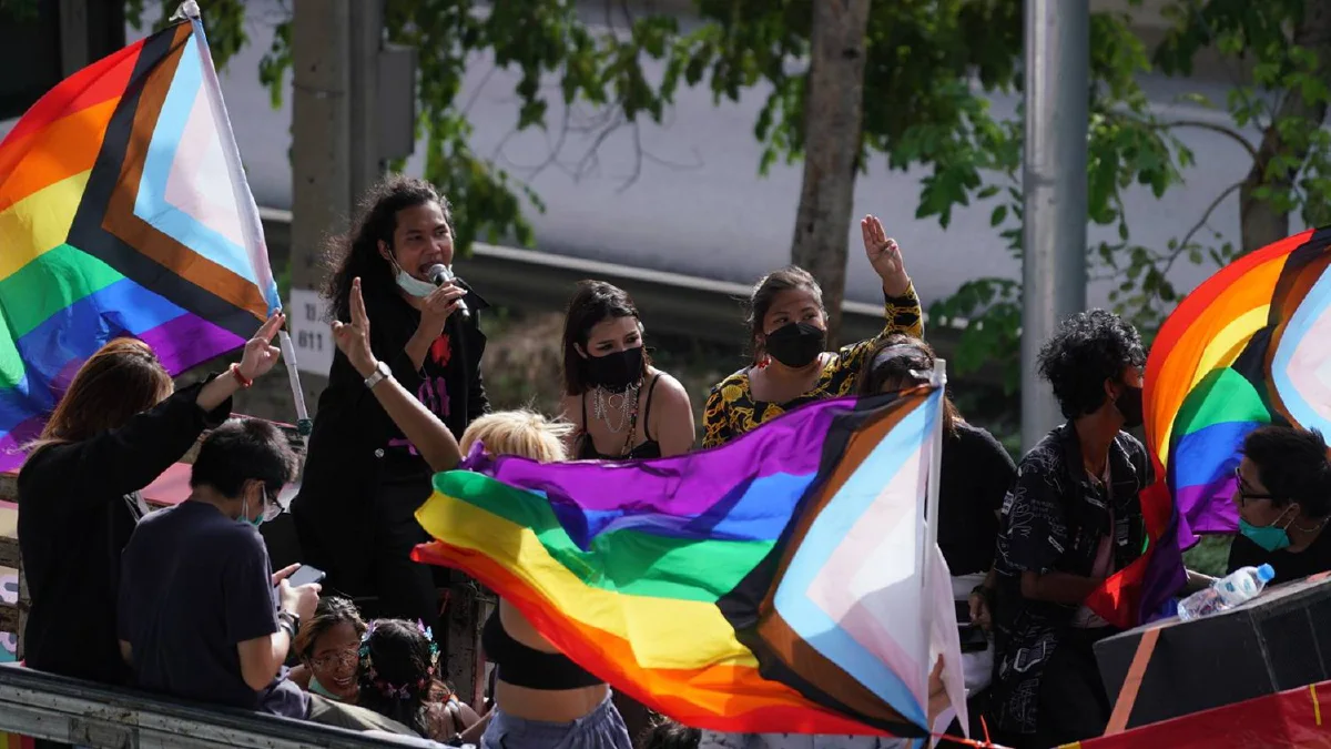 ภาพชุด "คาร์ม็อบ" หลายกลุ่มร่วมเคลื่อนขบวนไล่ประยุทธ์