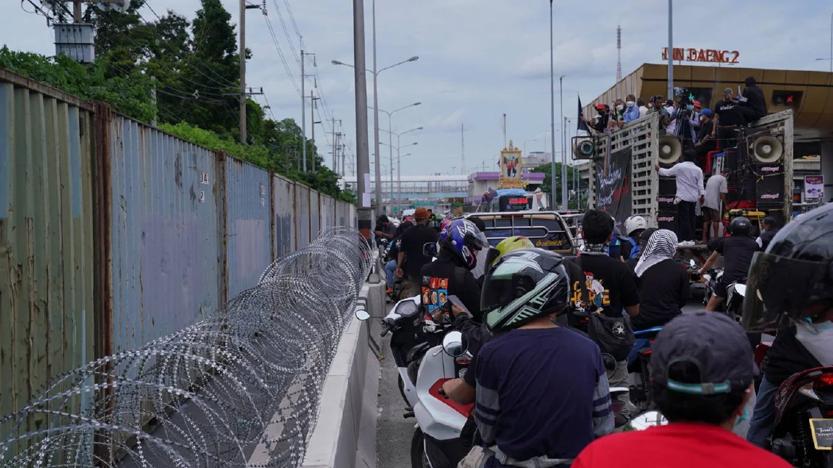 ภาพชุด "คาร์ม็อบ" หลายกลุ่มร่วมเคลื่อนขบวนไล่ประยุทธ์