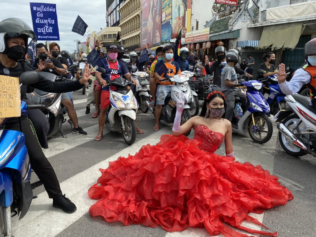 ชาวโคราชนับพันจัดคาร์ม็อบไล่"ประยุทธ์"บริหารโควิดล้มเหลว