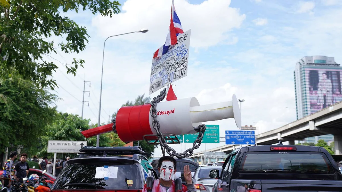 ภาพชุด "คาร์ม็อบ" หลายกลุ่มร่วมเคลื่อนขบวนไล่ประยุทธ์