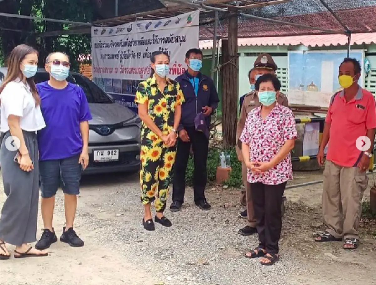 “กบ ปภัสสรา” พาลูกสาว “น้องเหนือ” และสามีลงพื้นที่ดู รพ.สนาม ที่ได้ร่วมสร้างไว้  