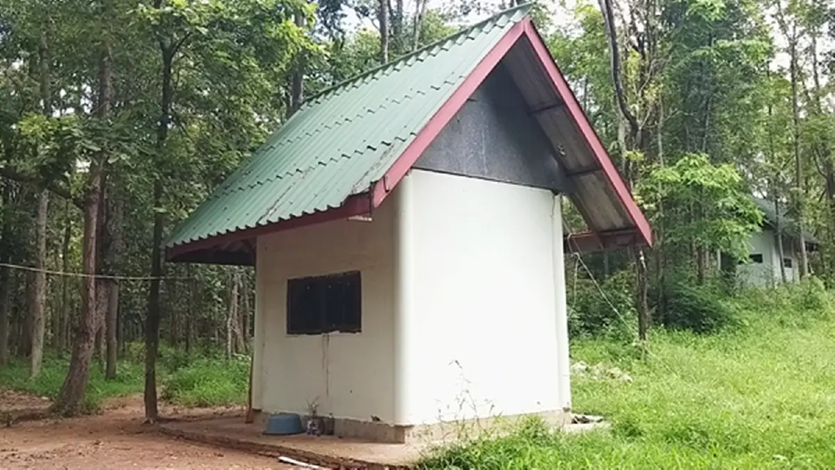 หลวงพ่อเปิดกุฎิกักตัวผู้ป่วยโควิดกลุ่มเสี่ยงท่ามกลางเสียงค้านของโยม