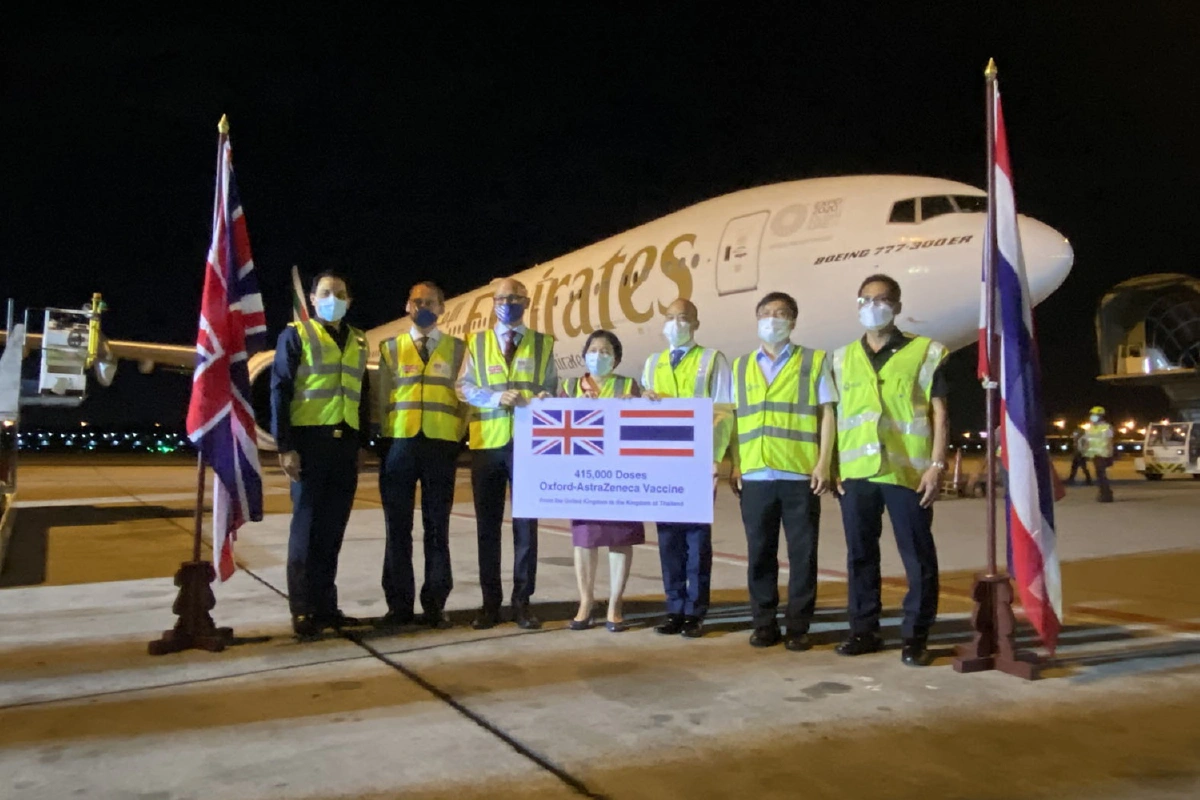 อังกฤษบริจาคแอสตร้าฯให้ไทย นำไปคุมโควิดระบาด ถึงสุวรรณภูมิแล้ว