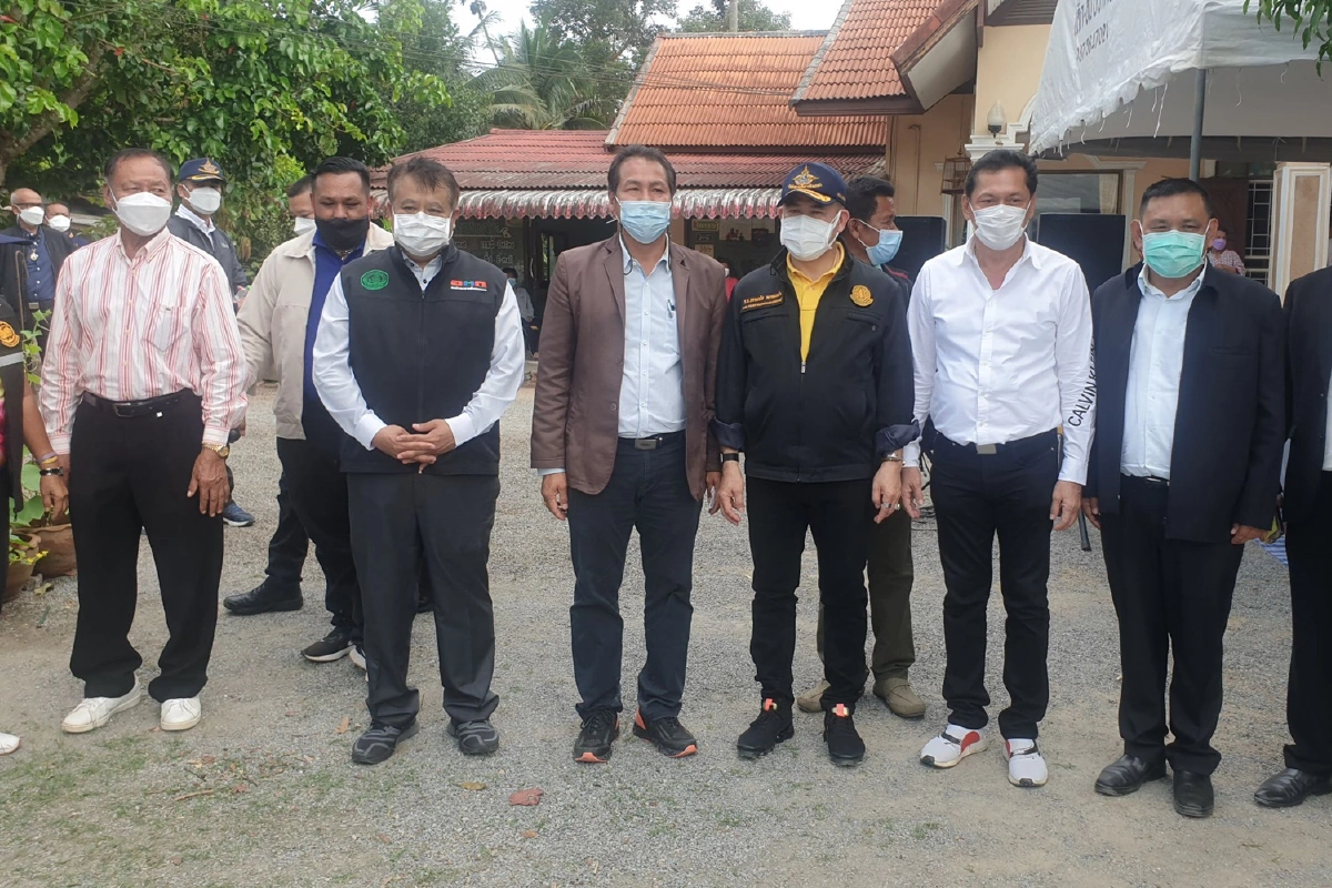 "ธรรมนัส"ควักเงินแสนเหมามังคุด20ตันช่วยชาวสวน