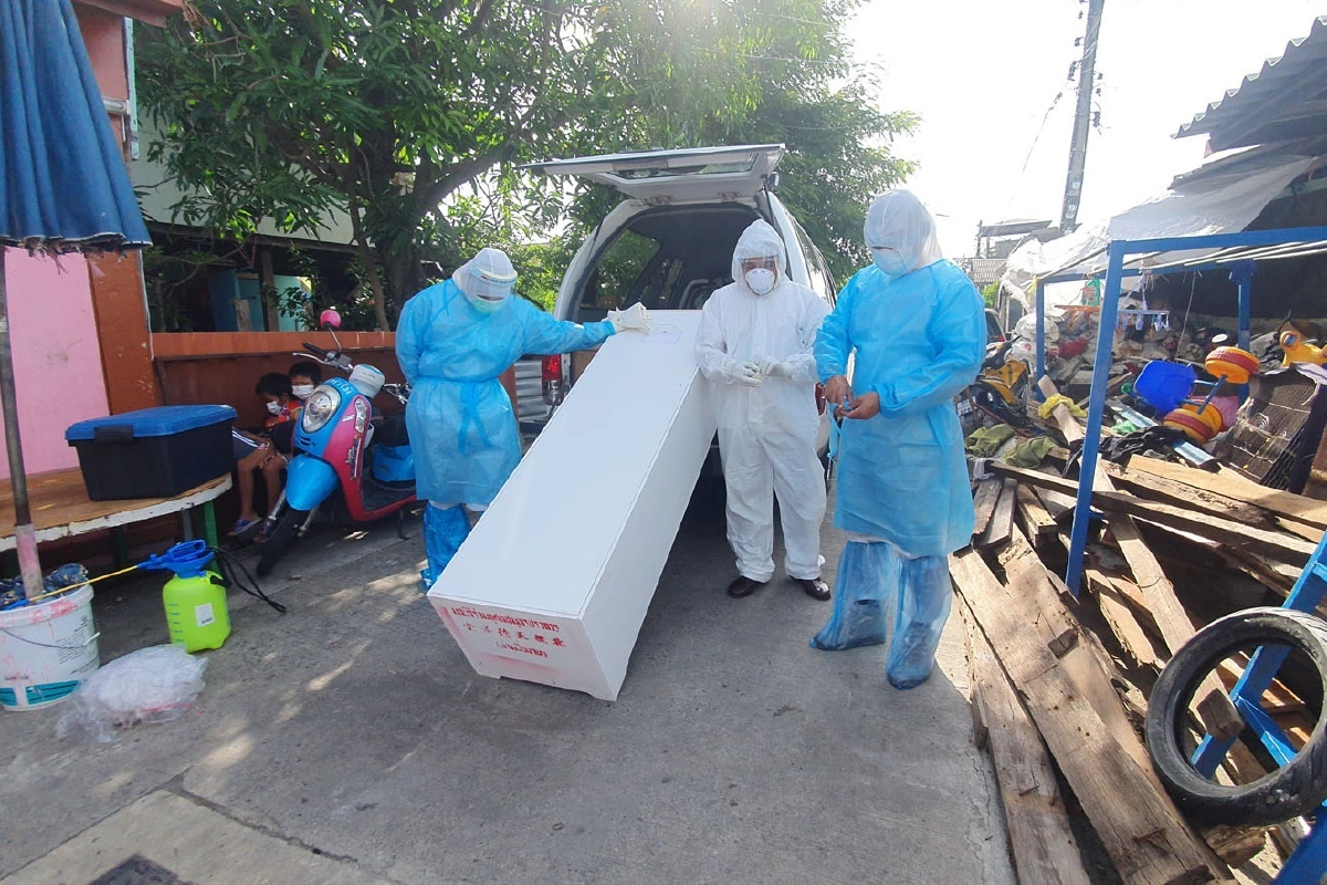 ลูกชายคนโตพึ่งตายโควิด-พ่อเสียชีวิตคาบ้าน