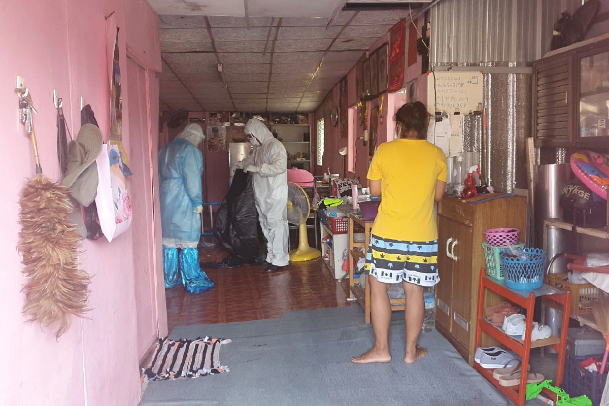 ลูกชายคนโตพึ่งตายโควิด-พ่อเสียชีวิตคาบ้าน