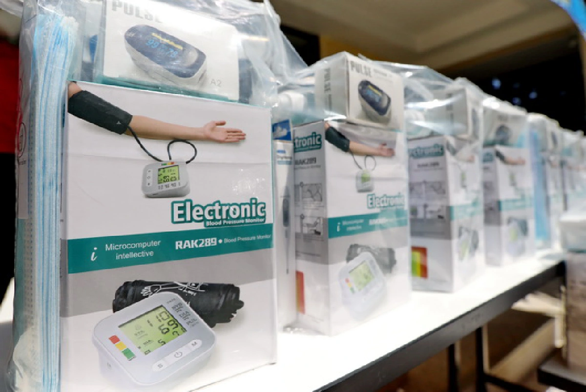 มอบอุปกรณ์การแพทย์ช่วยผู้ป่วยโควิดถวายเป็นพระราชกุศล