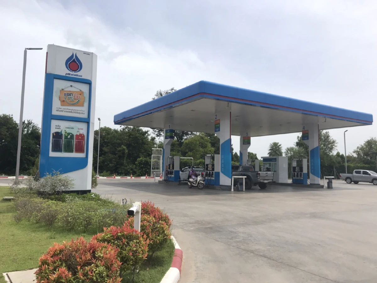 กระบะตีเนียนเติมน้ำมันเต็มถังเด็กปั๊มเผลอขับรถหนีหน้าตาเฉย