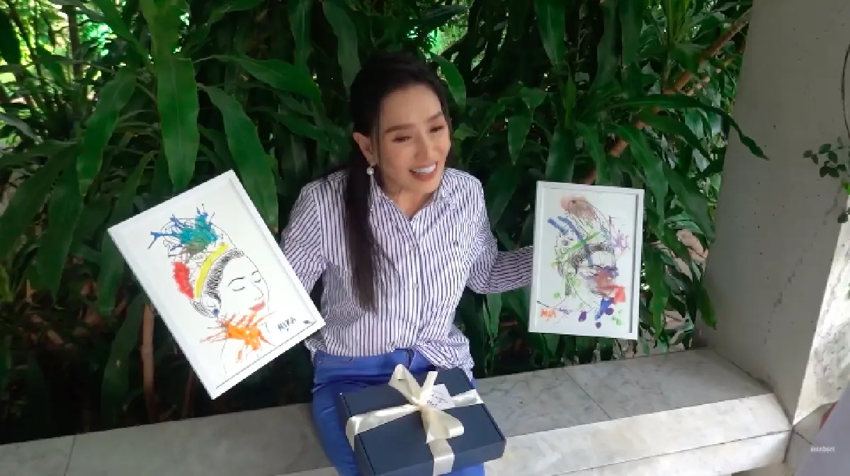 “ป๊อก-มาร์กี้” พา “มีก้า-มีญ่า” บุกบ้าน “ย่าปุ๊ก” หลังไม่เจอนานกว่า 5 เดือน