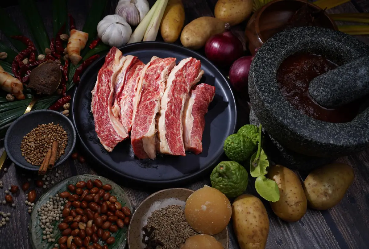 เชฟแพมชวนรังสรรค์เมนู “แกงมัสมั่นเนื้อซี่โครง” ชูวัตถุดิบสุดพรีเมี่ยมรับเทศกาลวันแม่