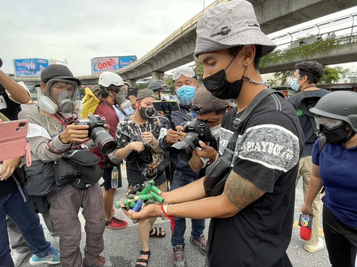 กลุ่มทะลุฟ้าประกาศยุติการชุมนุมหลังตร.เข้าสลาย