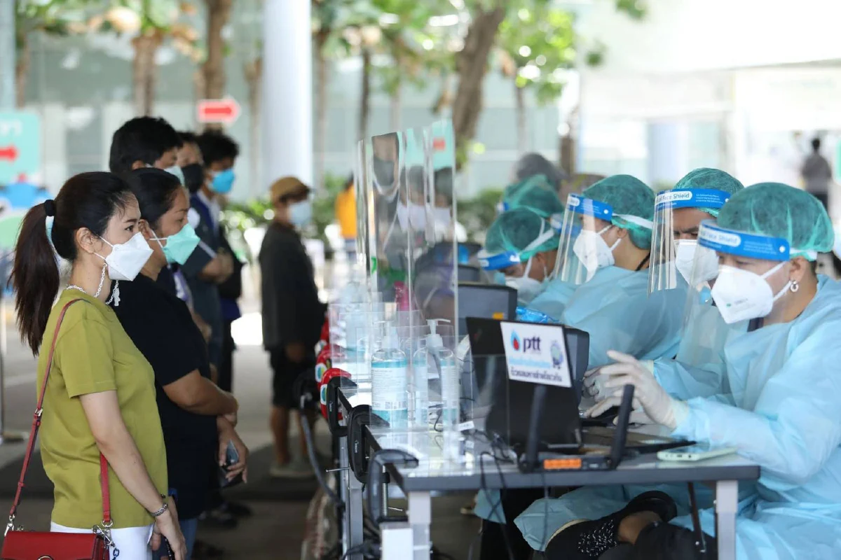 นายกรัฐมนตรีเปิด ‘หน่วยคัดกรอง รพ.สนามครบวงจร (End-to-End)’ โครงการลมหายใจเดียวกัน กลุ่ม ปตท.