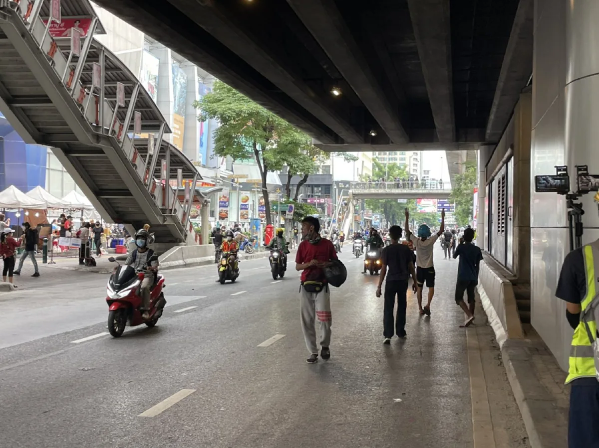 กลุ่มทะลุฟ้าประกาศยุติการชุมนุมหลังตร.เข้าสลาย