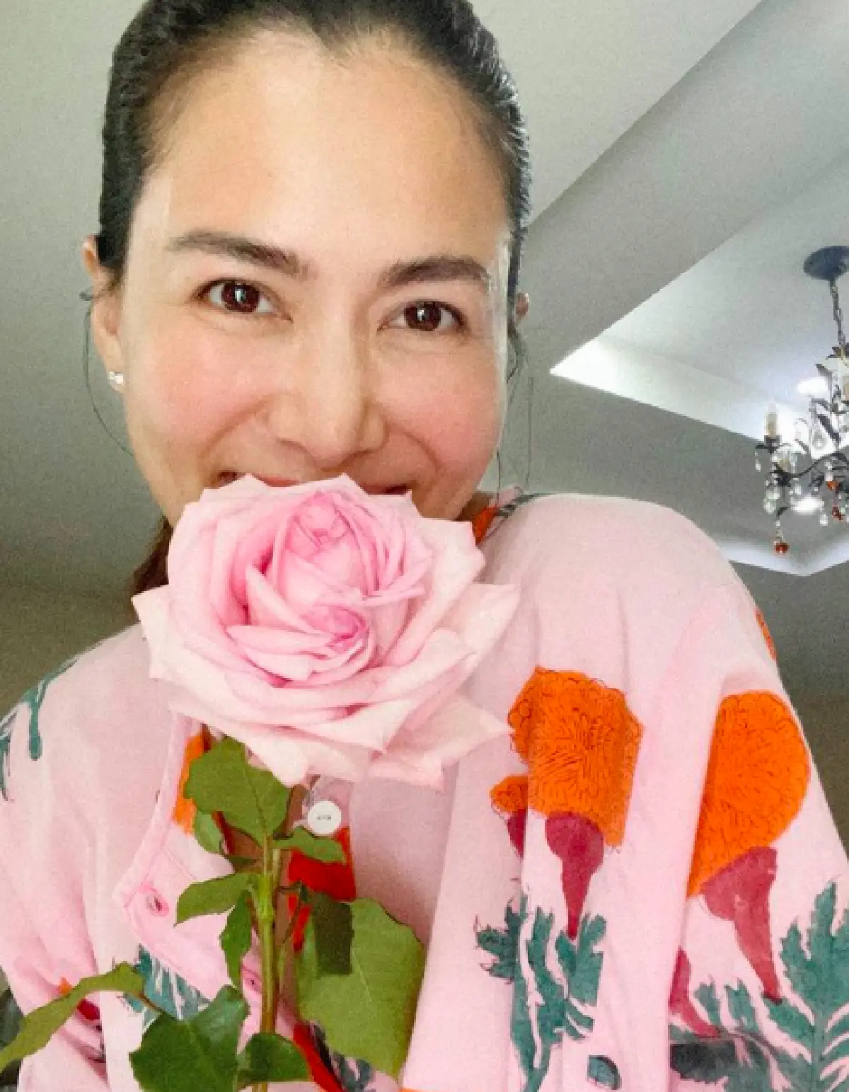 "เชอรี่ เข็มอัปสร" เผยภาพคุณแม่ "เจ้านิรมิต" ถอดแบบความสวยมาเป๊ะ