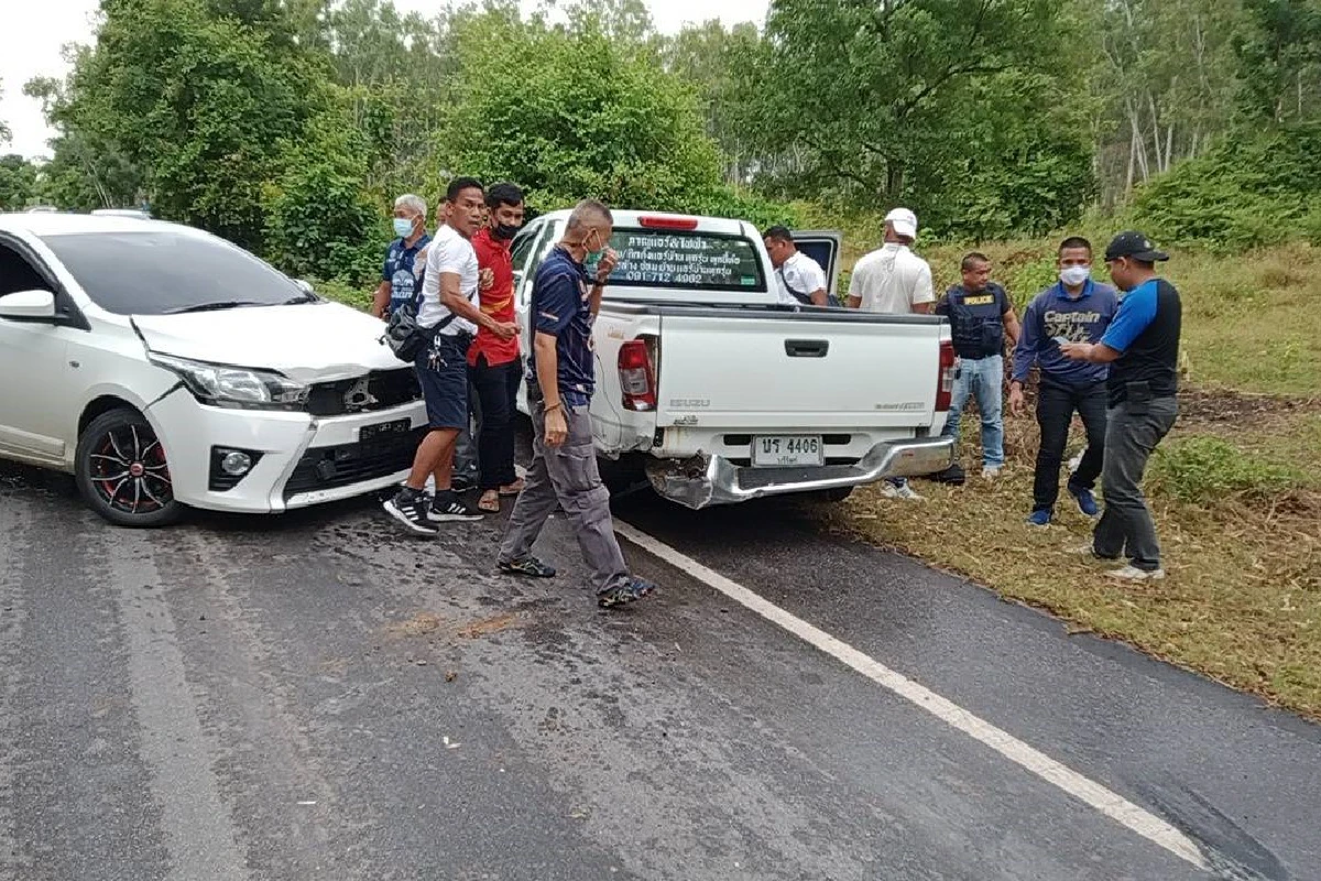 ล่าแก๊งค้ายาขับพุ่งชนรถจนท. หวังฝ่าวงล้อม สุดท้ายถูกจับทั้งหมด