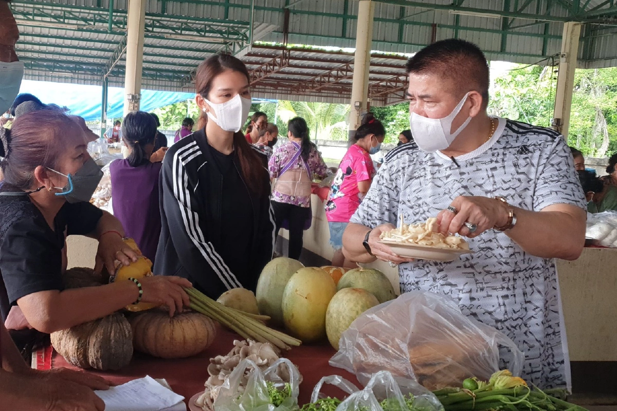 "ธรรมนัส"บริจาคเครื่องช่วยหายใจช่วยผู้ป่วยโควิด19