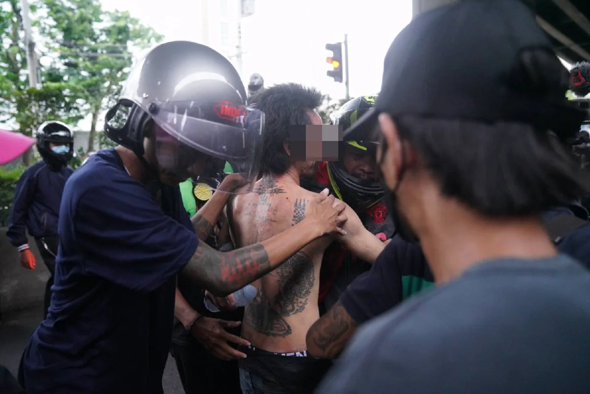 ม็อบเข้าใจผิด รุมยำกันเองที่ดินแดงเจ็บ1