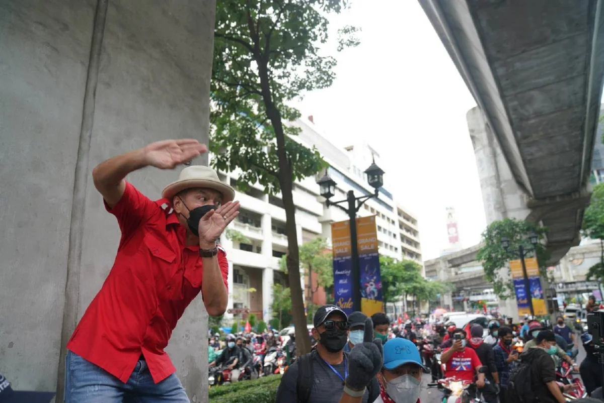 ณัฐวุฒินำ Car Park ราชประสงค์เคลื่อนขบวนแล้ว มั่นใจไม่เกิดเหตุรุนแรง