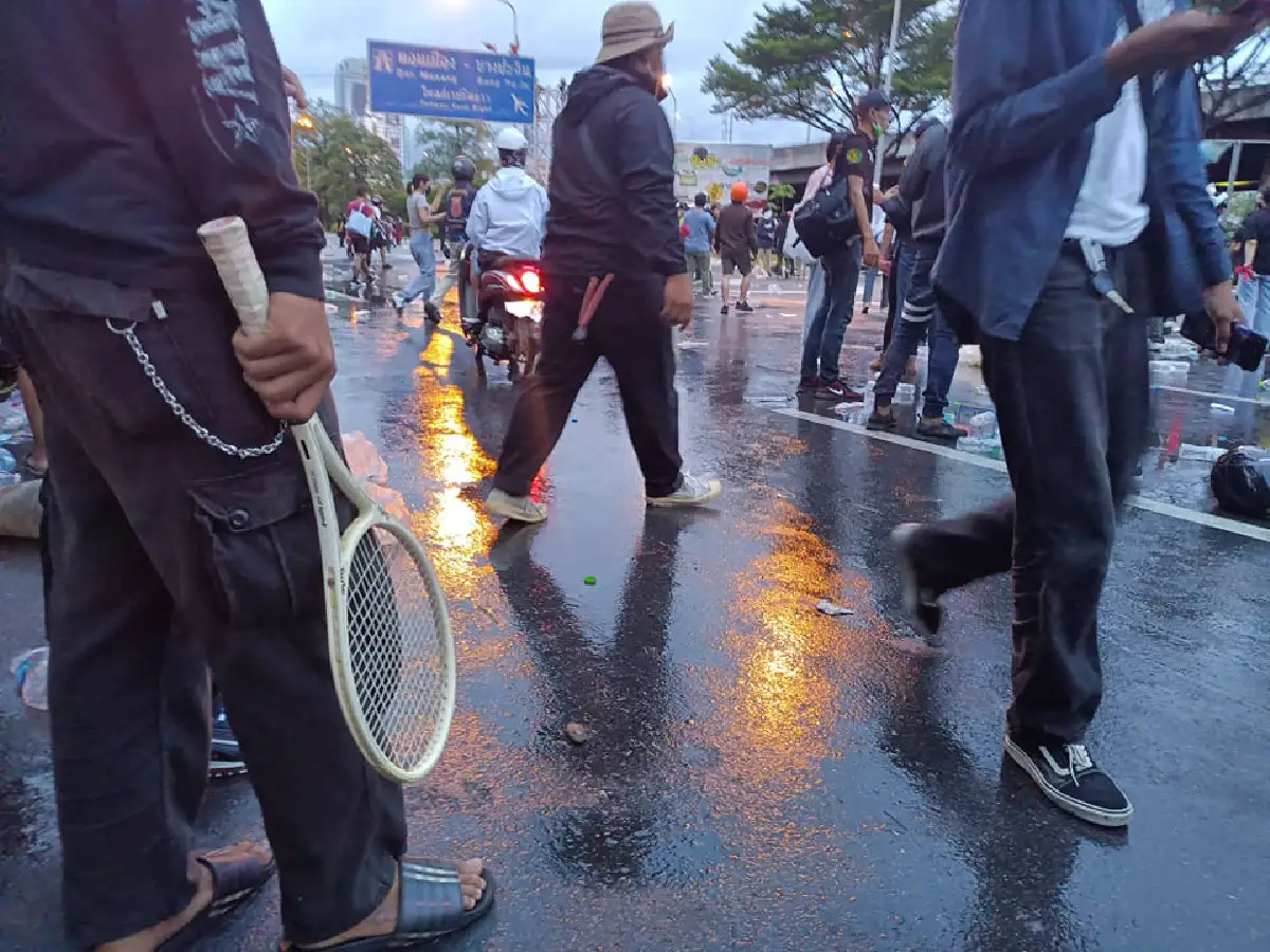 "ณัฐวุฒิ"ขอมวลชนแยกดินแดงยุติการชุมนุม ชี้วันนี้ได้ชัยชนะแล้ว