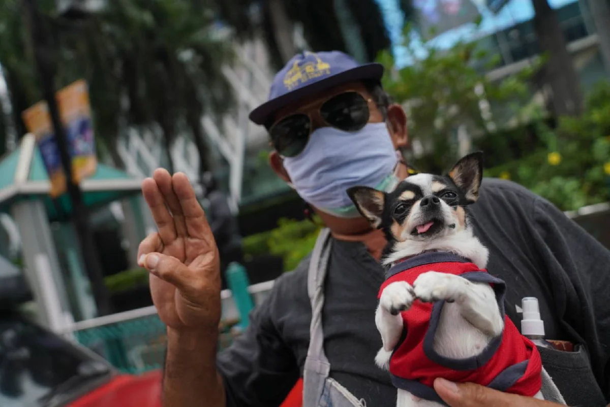 ณัฐวุฒินำ Car Park ราชประสงค์เคลื่อนขบวนแล้ว มั่นใจไม่เกิดเหตุรุนแรง