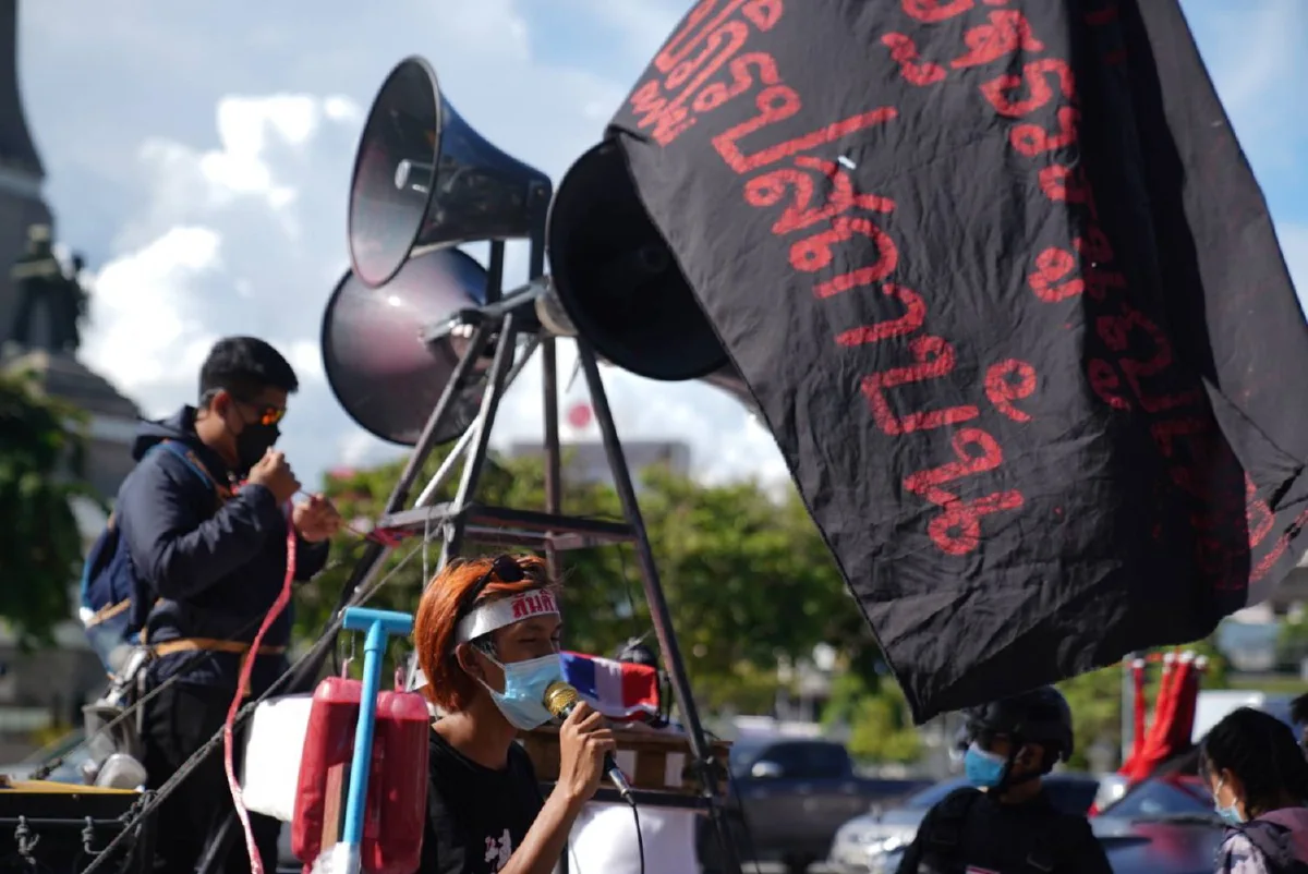 ม็อบทะลุฟ้ารวมตัวอนุสาวรีย์ชัยฯเตรียมไปบ้านประยุทธ์