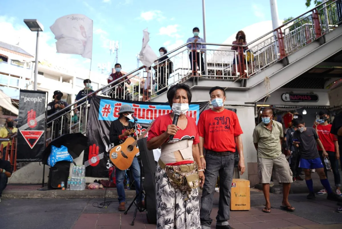 ม็อบทะลุฟ้ารวมตัวอนุสาวรีย์ชัยฯเตรียมไปบ้านประยุทธ์