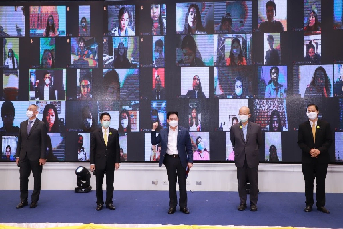 พาณิชย์ ทำนโยบายทะลุเป้าทั่วประเทศ ! จุรินทร์ปั้น Gen Z เป็น CEO แล้วกว่า 16,500 คน รองรับการค้ายุคใหม่ New Normal 