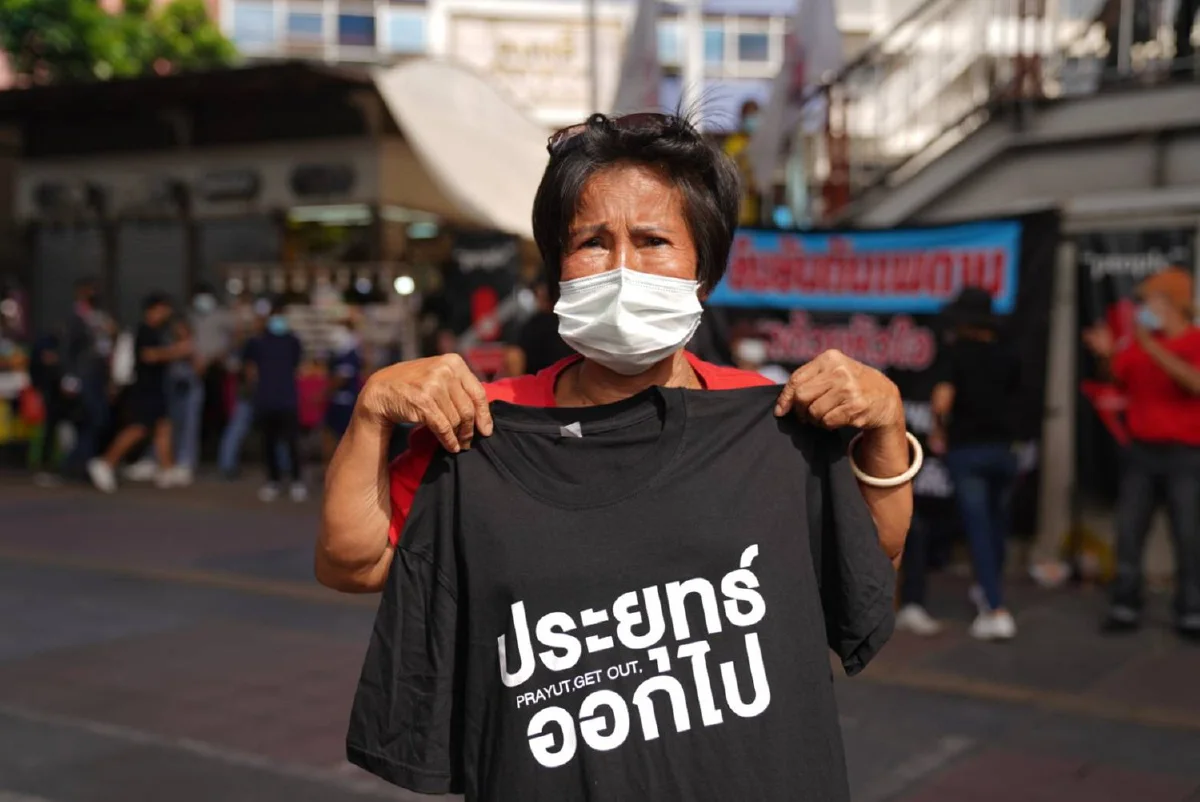 ม็อบทะลุฟ้ารวมตัวอนุสาวรีย์ชัยฯเตรียมไปบ้านประยุทธ์