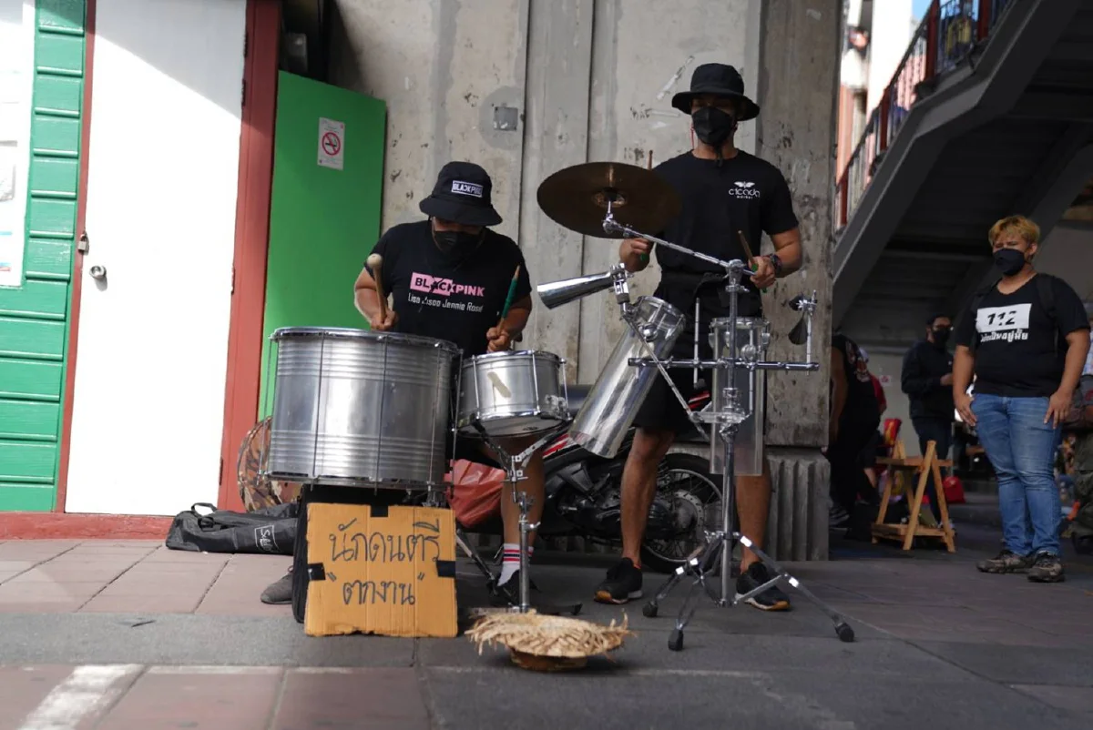 ม็อบทะลุฟ้ารวมตัวอนุสาวรีย์ชัยฯเตรียมไปบ้านประยุทธ์