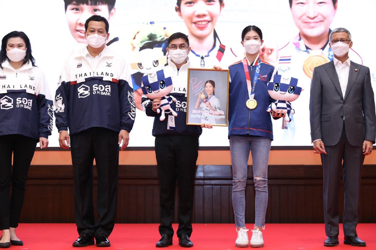 ธอส. อัดฉีดเงินรางวัลพิเศษ 4 ล้านบาท ฮีโร่โอลิมปิกเทควันโดไทย ธอส. อัดฉีดเงินรางวัลพิเศษ 4 ล้านบาท ฮีโร่โอลิมปิกเทควันโดไทย