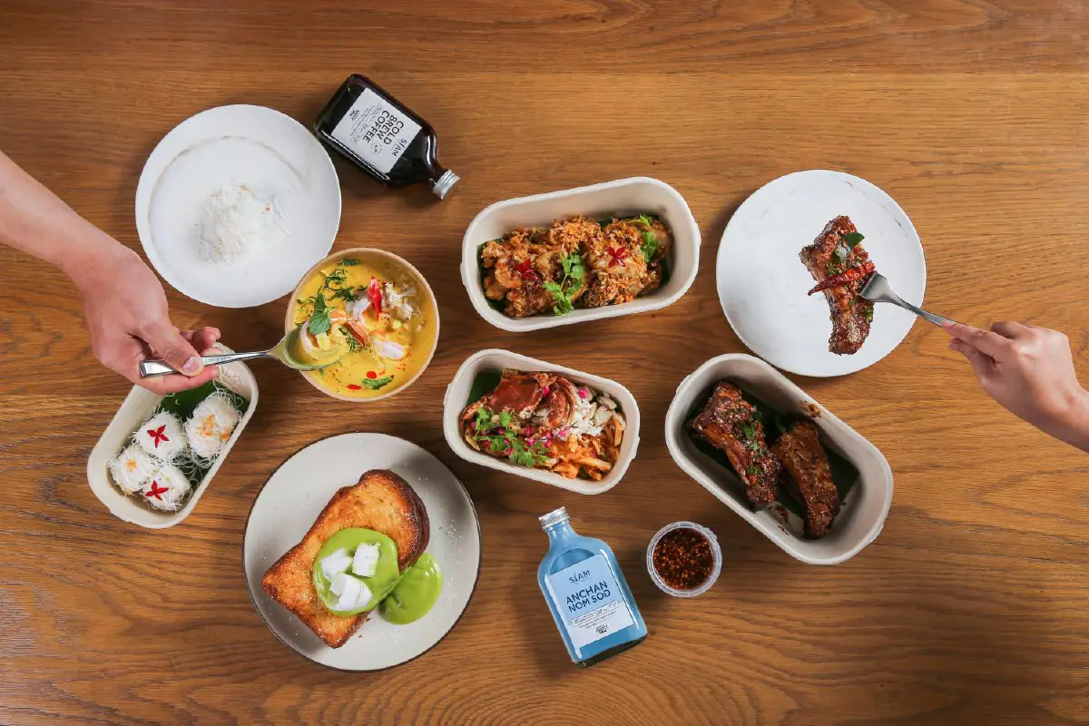 อิ่มอร่อยกับเมนูอาหารไทยสูตรต้นตำรับ จากห้องอาหาร สยาม ที รูม