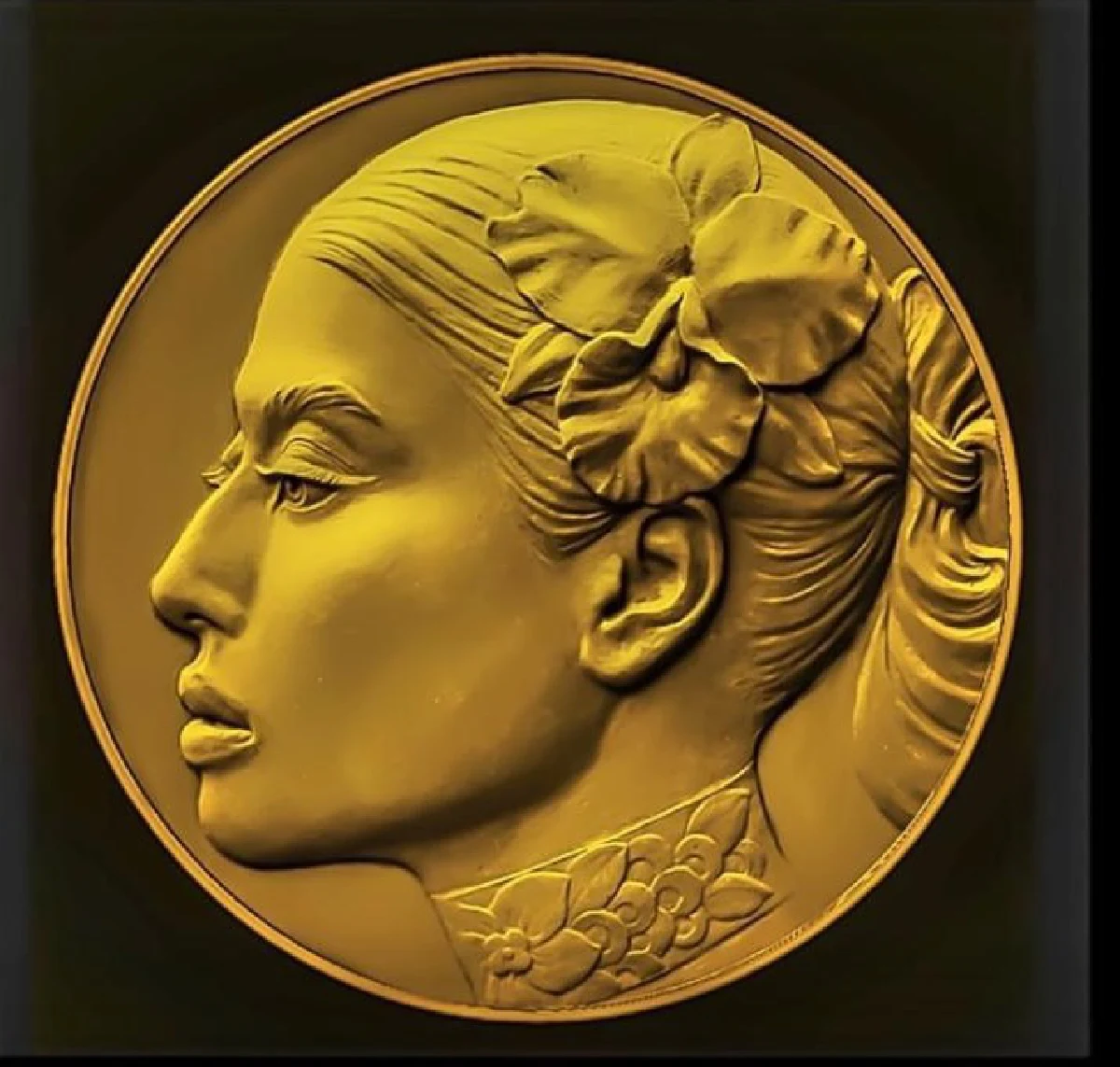 เผยโฉมเหรียญรางวัลพระราชทาน"ผ้าลายขอเจ้าฟ้าสิริวัณณวรีฯ" 