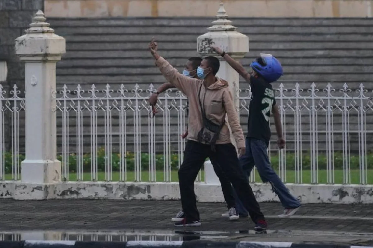 อนุสาวรีย์ชัยฯป่วนอีก พบวัยรุ่นถือปืนขณะปะทะตร.